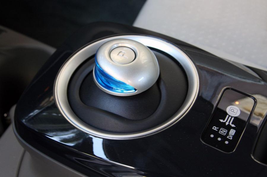  Nissan Leaf 2011 года  (фото 12 из 53)
